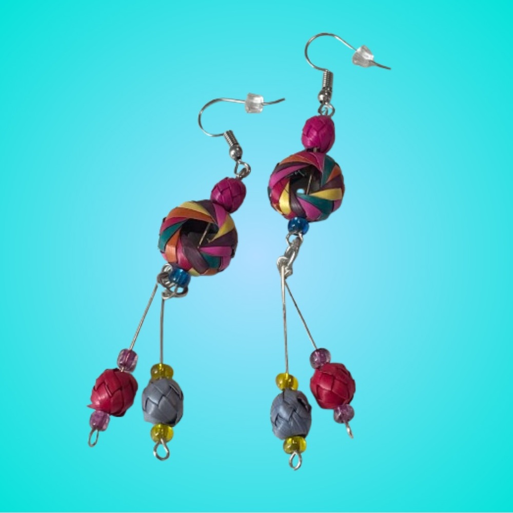 🚨🚨FINAL SALE!!!!🚨🚨 Woven dangle wreath pierced earrings Day of The Dead colorful - Picture 2 of 9